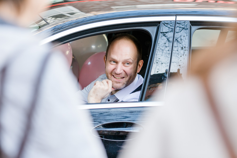 Ehe fuer alle: Mike und Alexandru im Standesamt Harburg